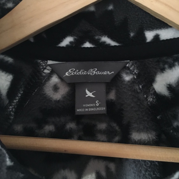 Eddie Bauer Aztec print 1/4 zip fleece - Picture 2 of 4